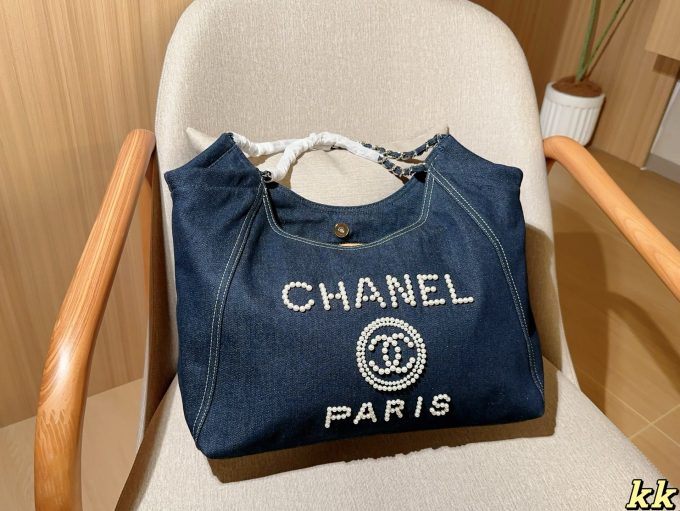Cc new arrival denim pearl hobo bag size: 38*32*15 cm