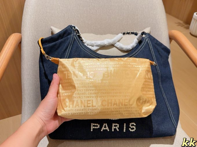 Cc new arrival denim pearl hobo bag size: 38*32*15 cm - Image 5