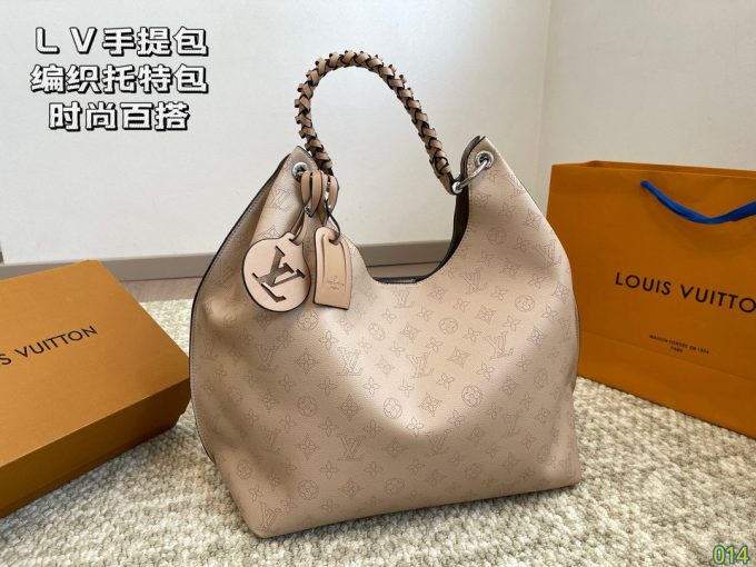 Louis new arrival hobo tote bag size: 34*28 cm