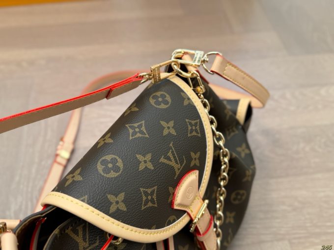 Louis new arrival vintage chain bag size: 31*22 cm - Image 6