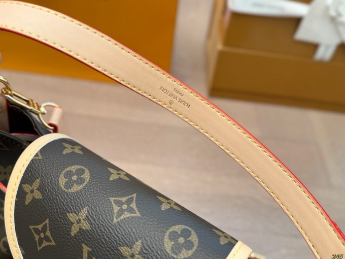 Louis new arrival vintage chain bag size: 31*22 cm - Image 5
