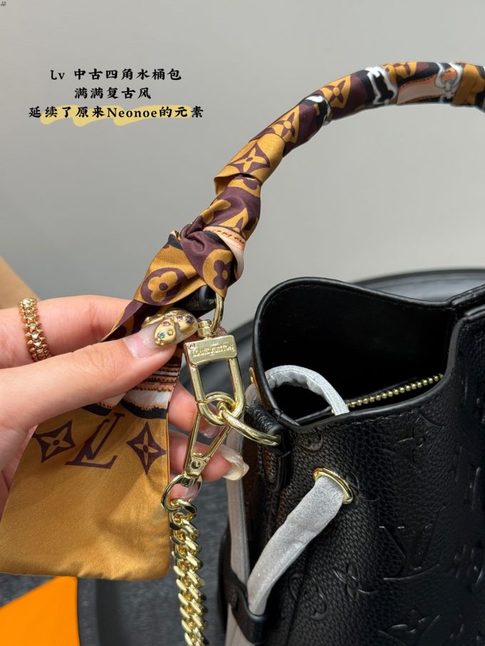 Louis new arrival vintage bucket bag 002 size: 20*20 cm - Image 12