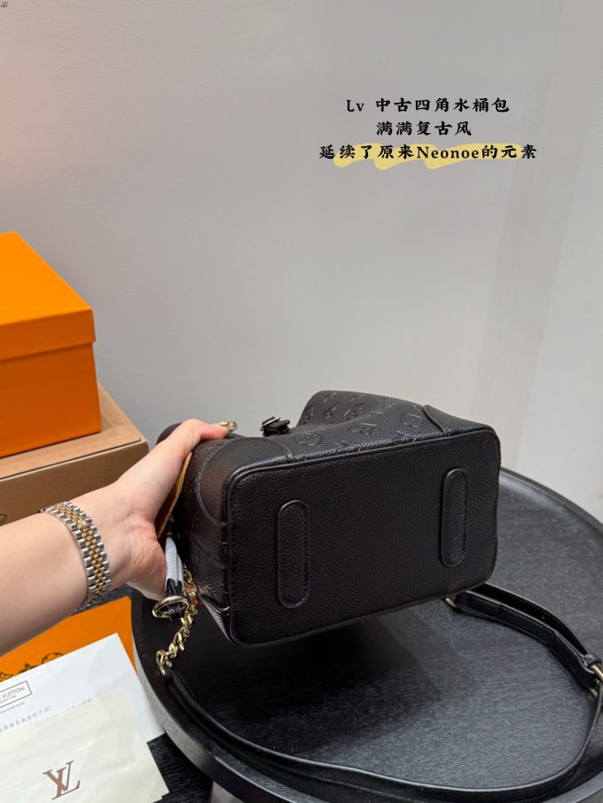 Louis new arrival vintage bucket bag 002 size: 20*20 cm - Image 8