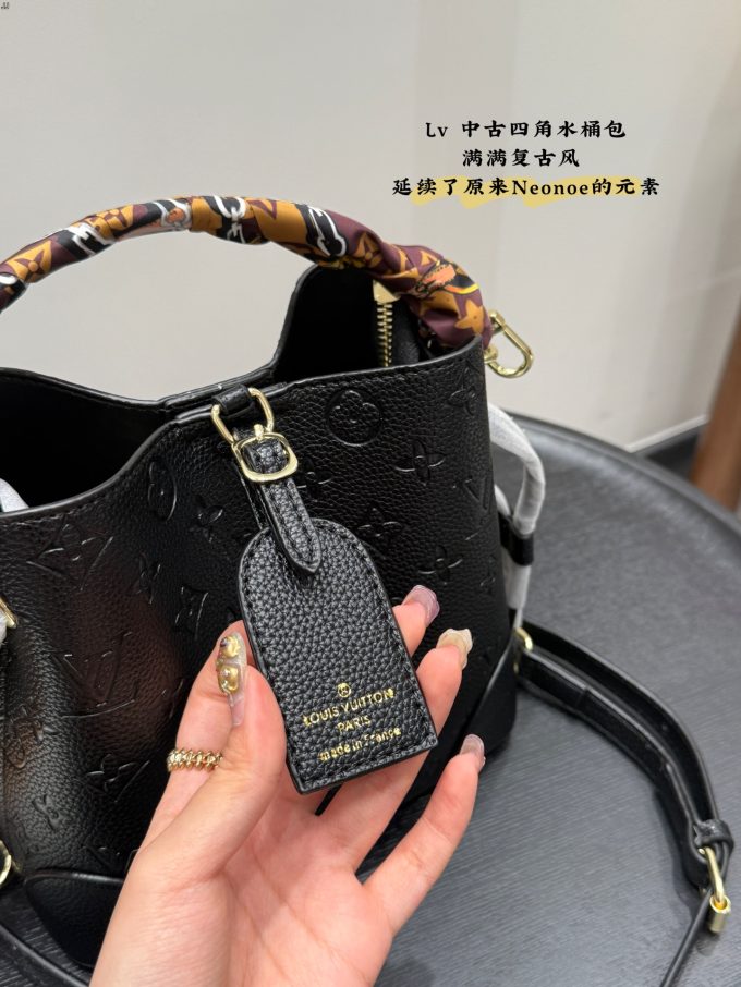 Louis new arrival vintage bucket bag 002 size: 20*20 cm - Image 13