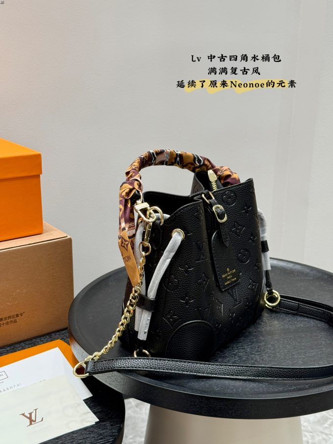 Louis new arrival vintage bucket bag 002 size: 20*20 cm - Image 9