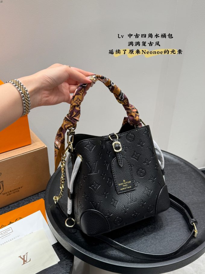 Louis new arrival vintage bucket bag 002 size: 20*20 cm - Image 14