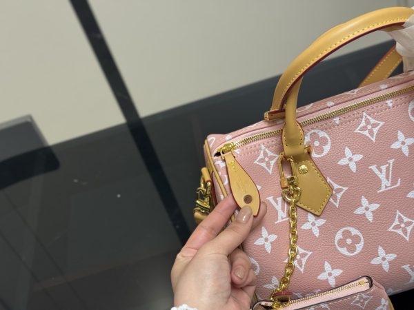 Louis new arrival speedy 30 strawberry bag size: 30 cm