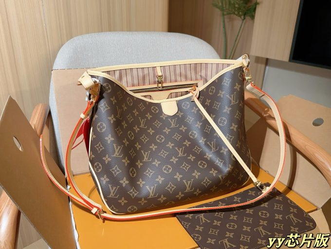 Louis new arrival Delightful PM tote bag size; 34*29*13 cm