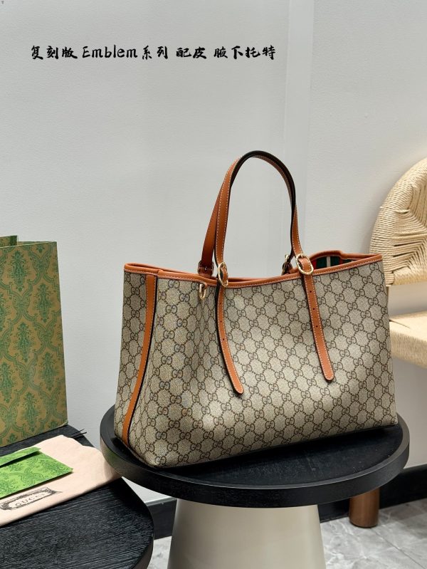 GG new arrival Emblem tote bag size: 38 * 26cm