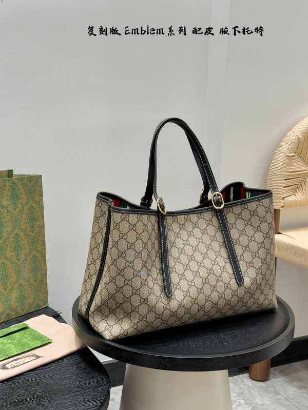 GG new arrival Emblem tote bag size: 38 * 26cm