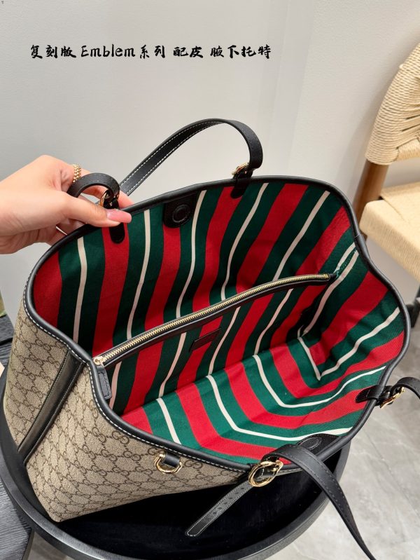 GG new arrival Emblem tote bag size: 38 * 26cm