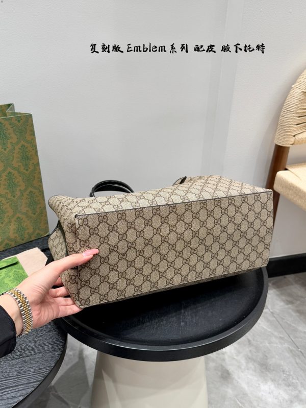 GG new arrival Emblem tote bag size: 38 * 26cm