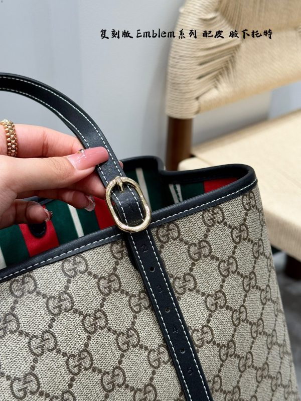 GG new arrival Emblem tote bag size: 38 * 26cm