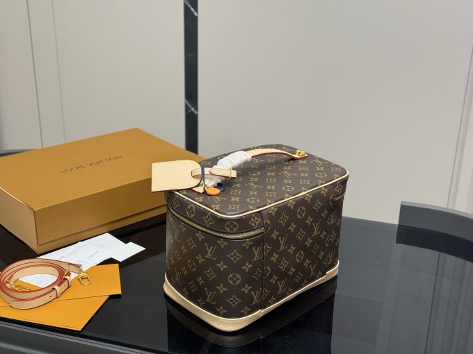 Louis new arrival make up bag size:30.21cm - Image 4
