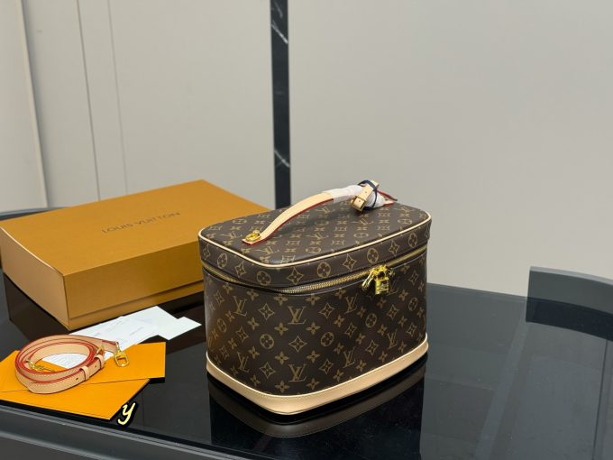 Louis new arrival make up bag size:30.21cm - Image 5