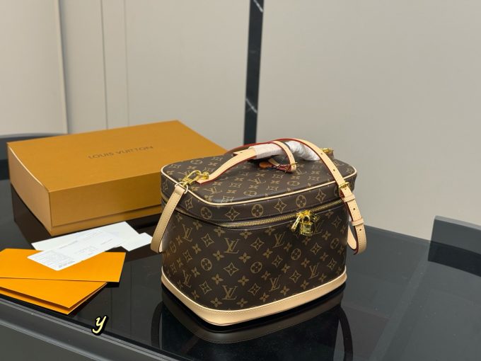 Louis new arrival make up bag size:30.21cm - Image 8