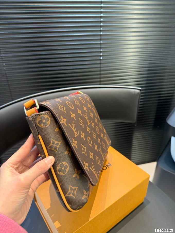 Louis new arrival Musette Tango vintage bag size: 25*20 cm - Image 3