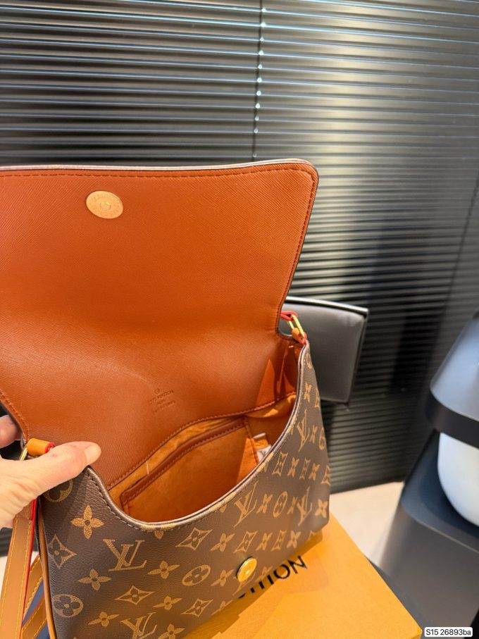 Louis new arrival Musette Tango vintage bag size: 25*20 cm - Image 2