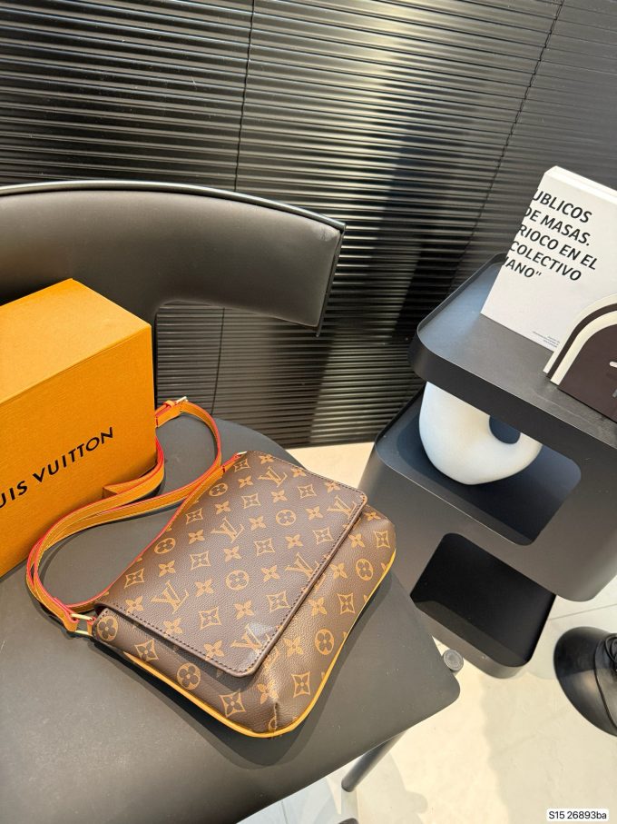 Louis new arrival Musette Tango vintage bag size: 25*20 cm - Image 8