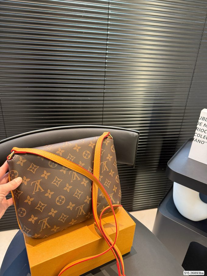 Louis new arrival Musette Tango vintage bag size: 25*20 cm - Image 10