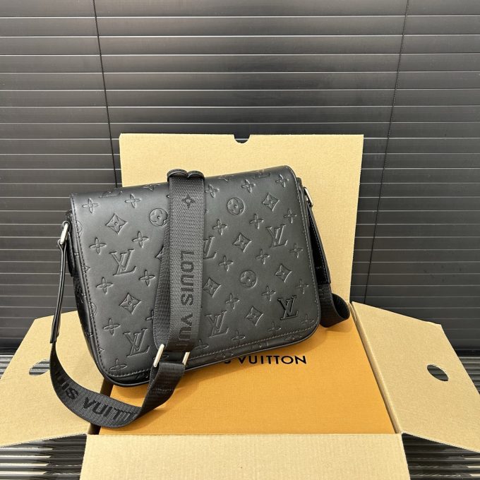 Louis new arrival DISTRICT men bag size:25*20 cm - Image 2