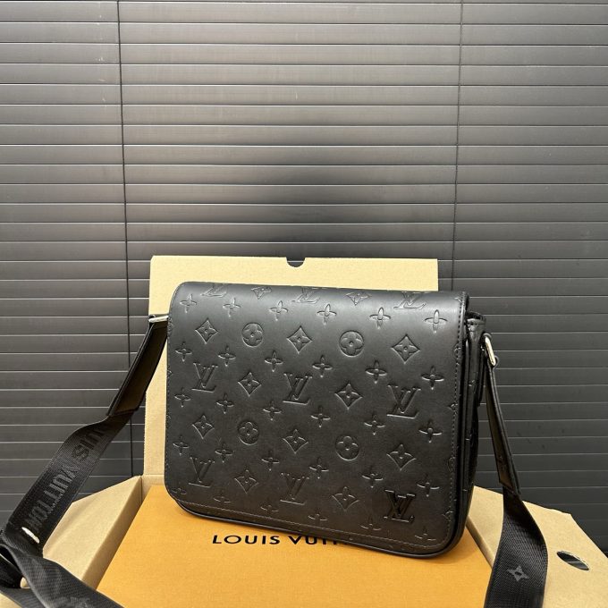 Louis new arrival DISTRICT men bag size:25*20 cm - Image 9