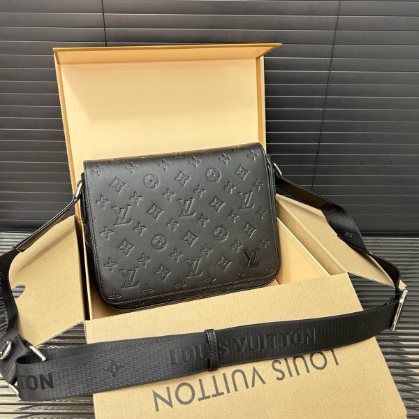 Louis new arrival DISTRICT men bag size:25*20 cm