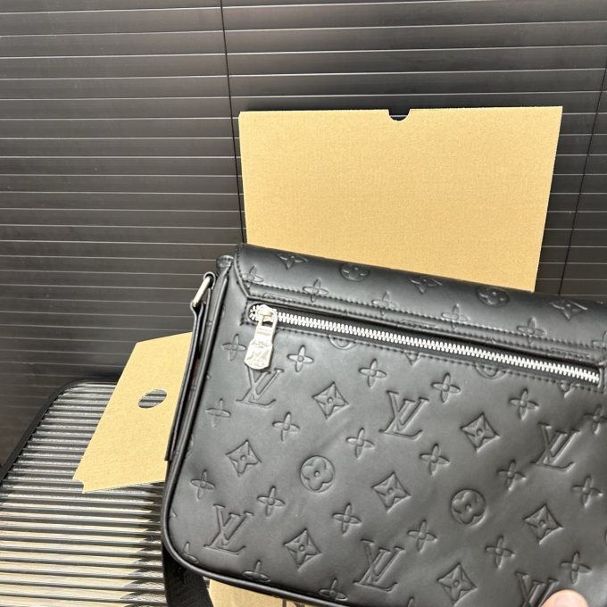 Louis new arrival DISTRICT men bag size:25*20 cm - Image 6