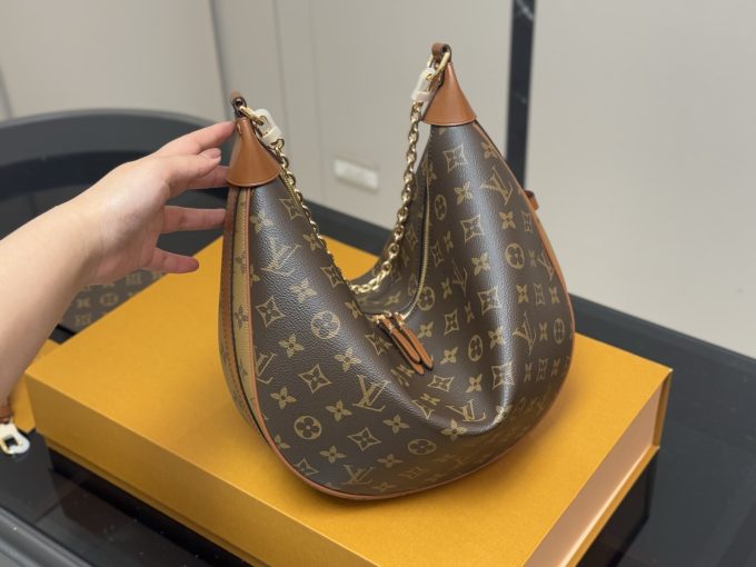 Louis new arrival loop moon hobo bag size:37*24 cm