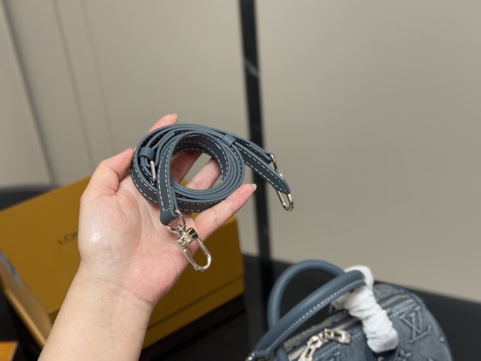 Louis new arrival keepall denim bag size:30 cm - Image 4
