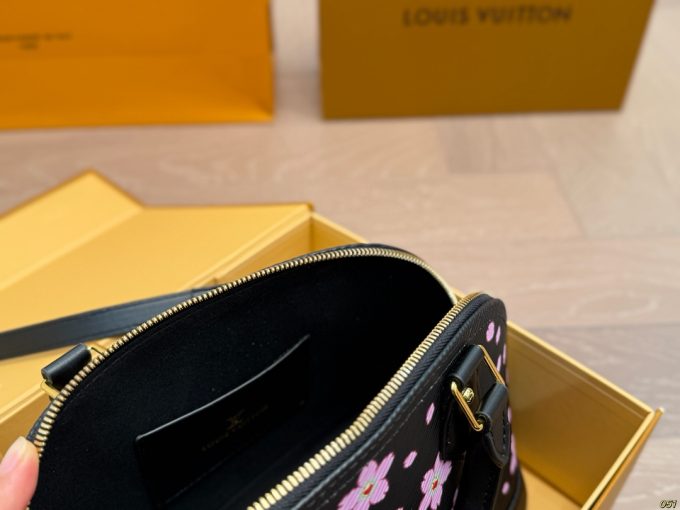 Louis new arrival 25ss alma bag size: 24*17 cm - Image 6
