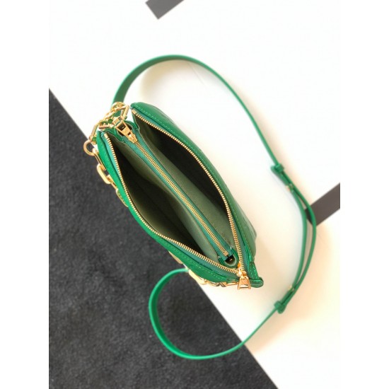 L-bag Size: 20 x 16 x 12 cm