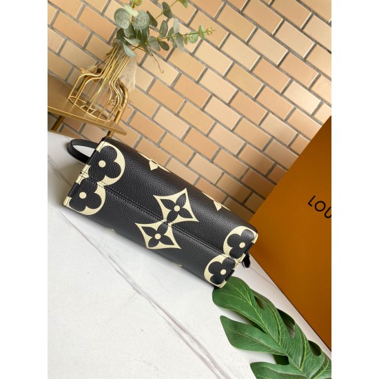 L-bag Size: 25 x 19 x 11.5 cm