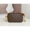 L-bag Size: 18 x 11 x 10 cm