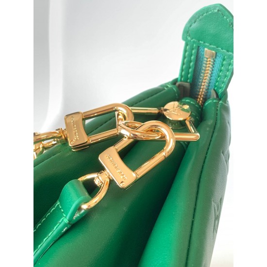 L-bag Size: 20 x 16 x 12 cm
