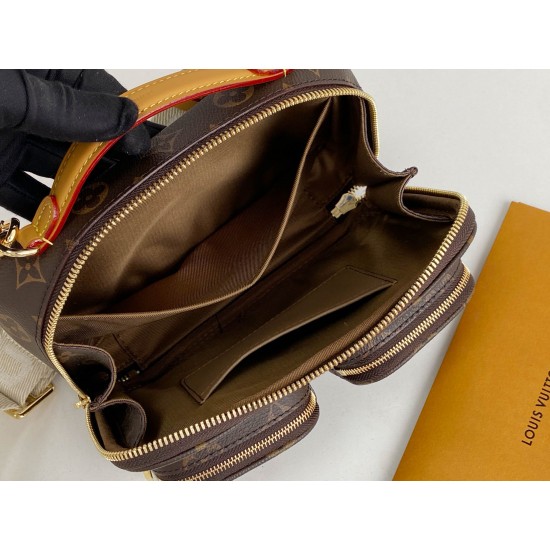 L-bag Size: 18 x 11 x 10 cm