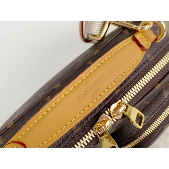 L-bag Size: 18 x 11 x 10 cm