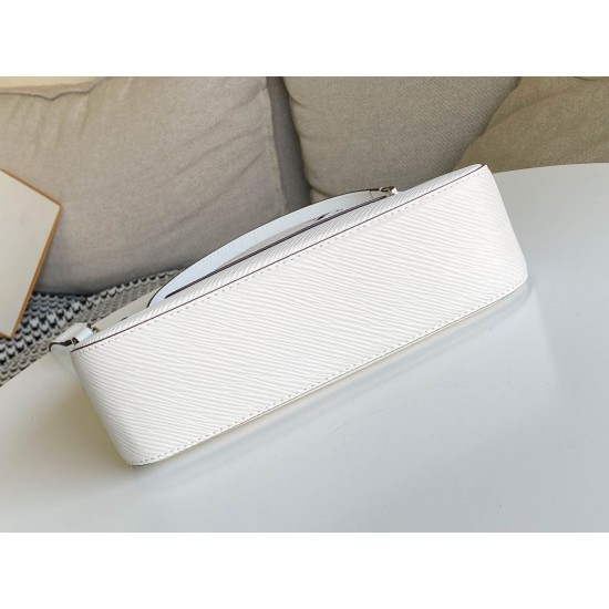 L-bag Size: 25 x 15 x 8 cm