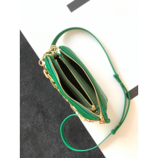 L-bag Size: 20 x 16 x 12 cm