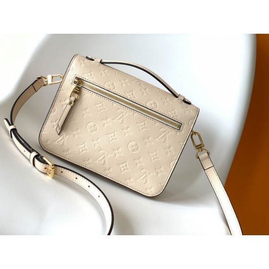 L-bag Size: 25 x 19 x 7 cm