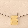 L M22942 Pochette Metis East West