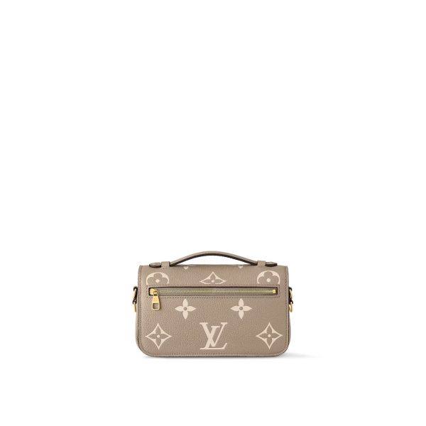L M23081 Pochette Metis East West