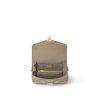 L M23081 Pochette Metis East West