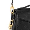 L M46595 Pochette Metis East West
