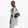 L M46595 Pochette Metis East West