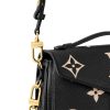 L M46596 Pochette Metis East West