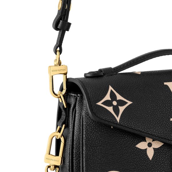 L M46596 Pochette Metis East West