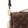 L M46279 Pochette Metis East West