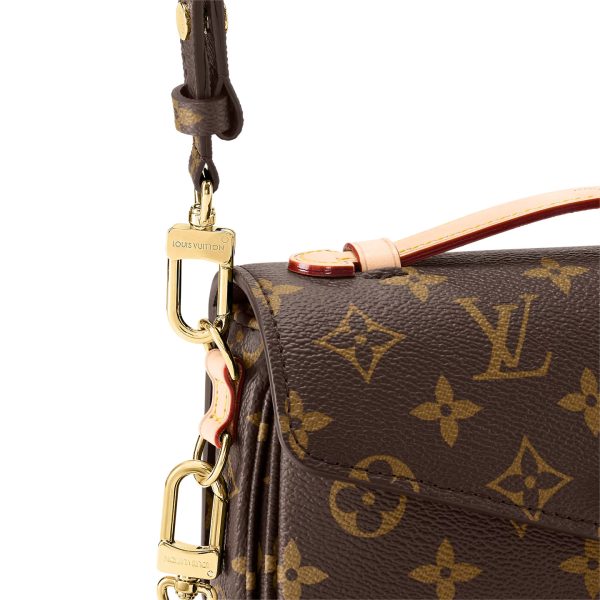 L M46279 Pochette Metis East West