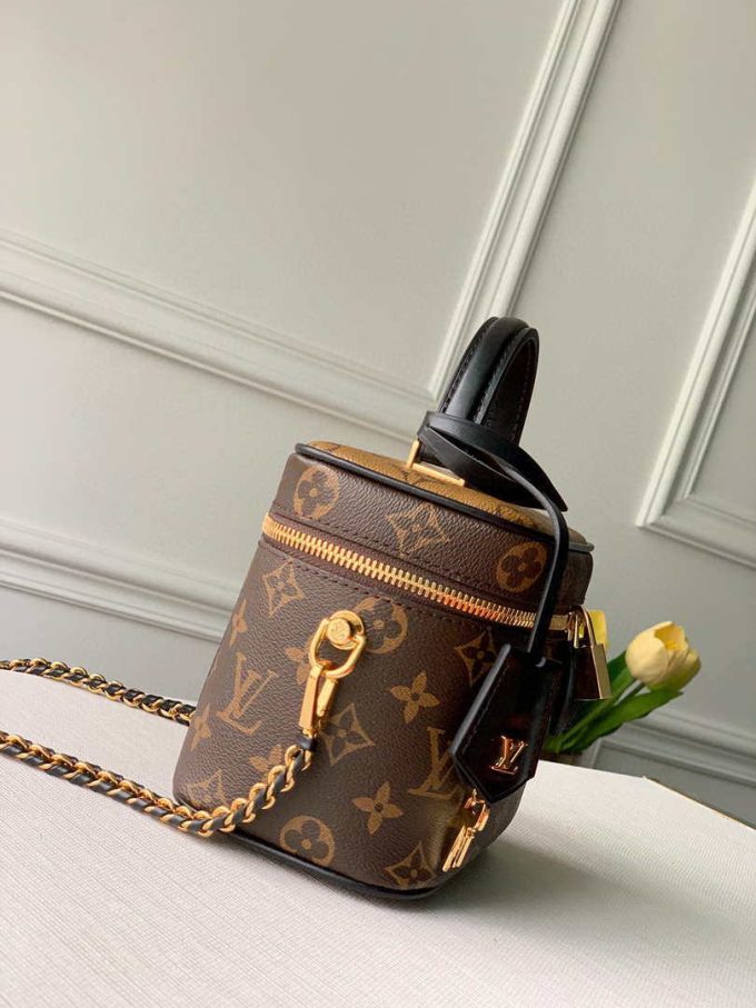 Louis M45165  Vanity Pm Monogram Bag - Image 3